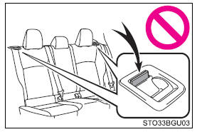 Toyota CH-R. Adjusting the seats