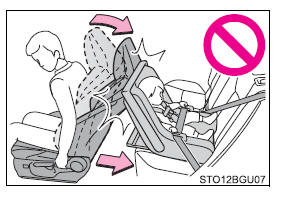 Toyota CH-R. Child safety